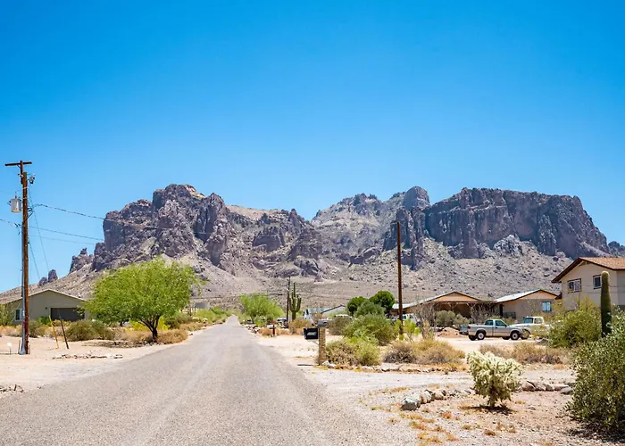 Spacious 3br Retreat - Mountain Views Apache Junction