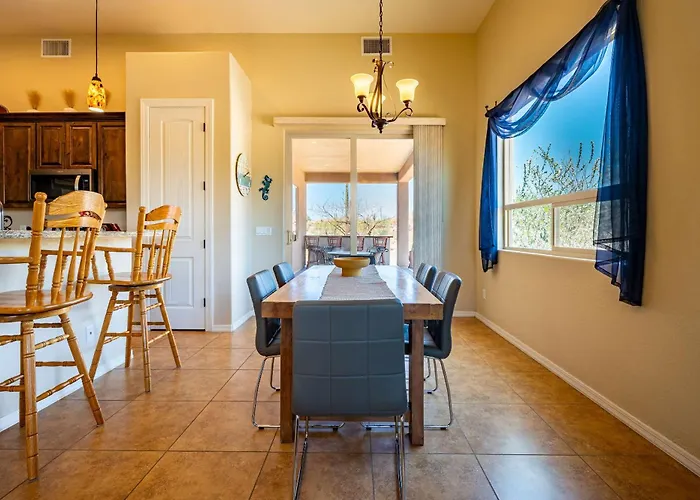 Spacious 3br Retreat - Mountain Views