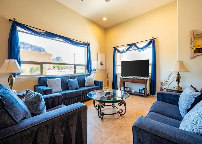 Spacious 3br Retreat - Mountain Views Apache Junction