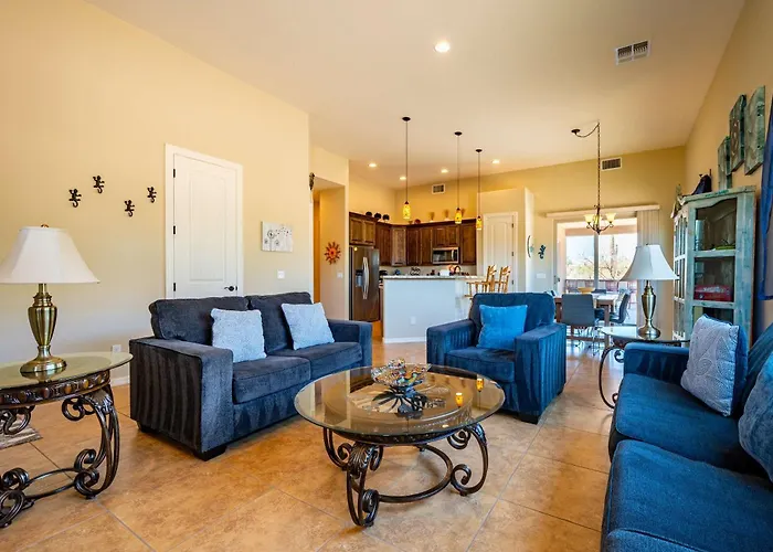 Spacious 3br Retreat - Mountain Views