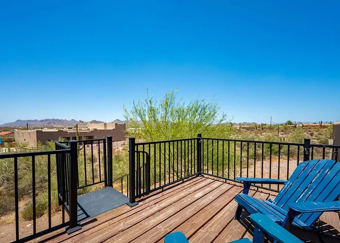 Spacious 3br Retreat - Mountain Views Holiday home *