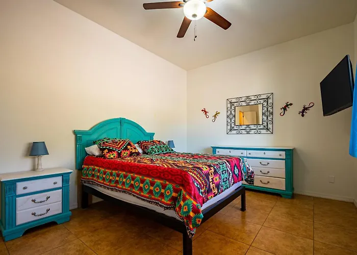 Spacious 3br Retreat - Mountain Views Holiday home Apache Junction