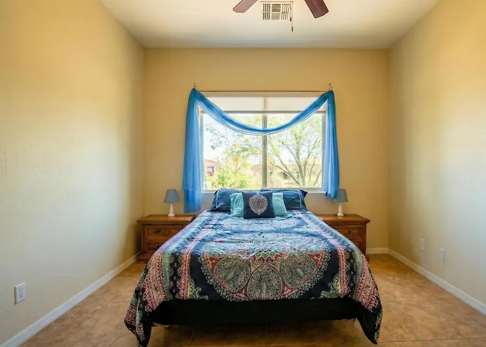 Spacious 3br Retreat - Mountain Views *